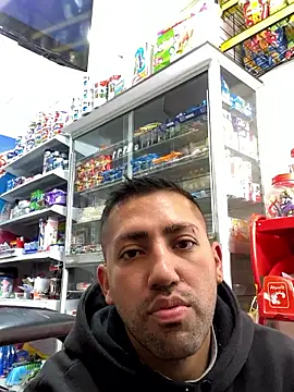 Snapshot of JuanZapata33 chatting on April 30, 2026, 2:57 pm JuanZapata33 online show from April 30, 2026, 2:57 pm