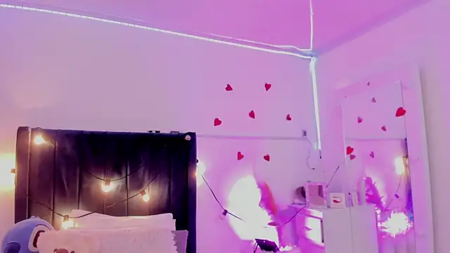 CamiloDoumit online show from February 20, 2025, 7:30 pm