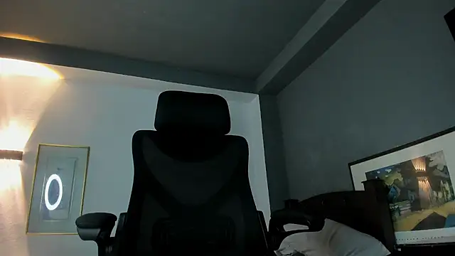 Travistanner 28 online show from January 9, 2026, 3:13 am