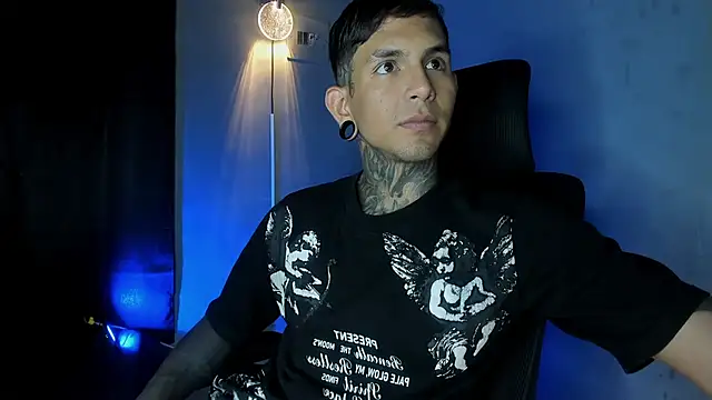 Snapshot of Travistanner_28 chatting on May 29, 2026, 6:47 pm Travistanner 28 online show from May 29, 2026, 6:47 pm