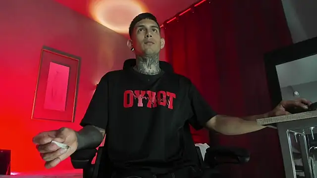 Travistanner 28 online show from March 19, 2026, 12:21 am