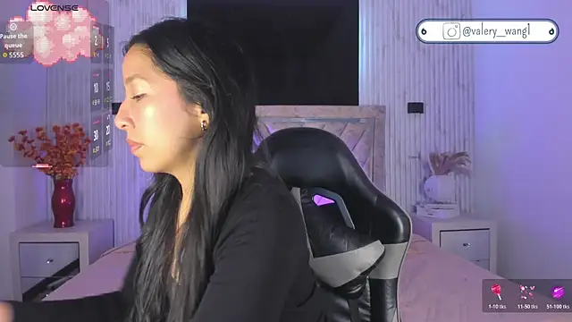 Snapshot of Valery_wang chatting on November 11, 2025, 12:00 pm Valery wang online show from November 11, 2025, 12:00 pm