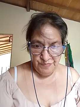 Snapshot of florecita69 chatting on October 12, 2025, 8:32 pm florecita69 online show from October 12, 2025, 8:32 pm