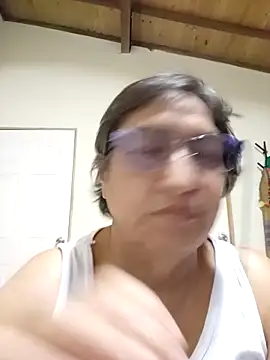 Snapshot of florecita69 chatting on October 9, 2025, 2:01 am florecita69 online show from October 9, 2025, 2:01 am