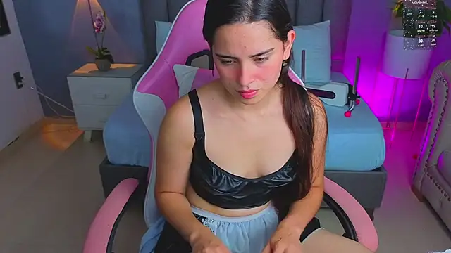 angelica dymond online show from November 14, 2025, 12:31 pm