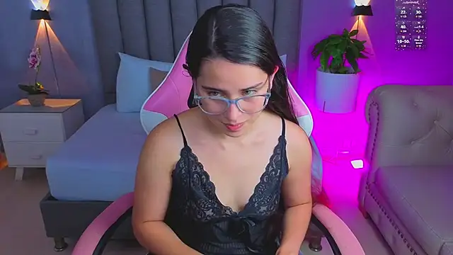 angelica dymond online show from November 19, 2025, 7:03 pm