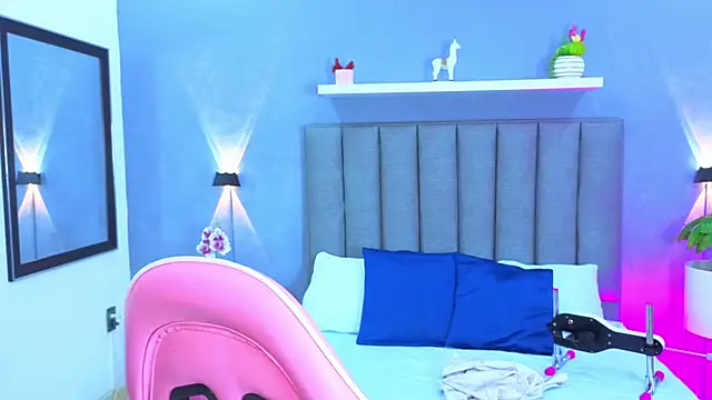 angelica dymond online show from October 7, 2025, 12:17 pm