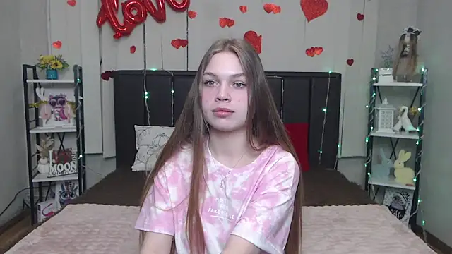 Snapshot of LaraPika chatting on May 2, 2026, 5:12 am LaraPika online show from May 2, 2026, 5:12 am