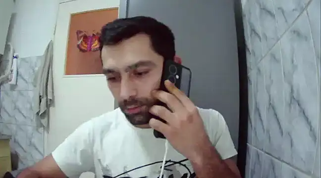 Snapshot of the_hot chatting on December 7, 2024, 11:34 am the hot online show from December 7, 2024, 11:34 am