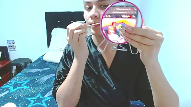 Snapshot of giuliana_andrade chatting on November 6, 2025, 12:58 am giuliana andrade online show from November 6, 2025, 12:58 am