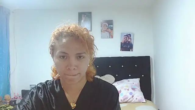 Snapshot of giuliana_andrade chatting on October 15, 2025, 12:42 am giuliana andrade online show from October 15, 2025, 12:42 am