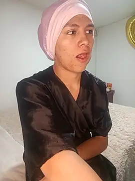 Snapshot of giuliana_andrade chatting on October 11, 2025, 12:11 am giuliana andrade online show from October 11, 2025, 12:11 am