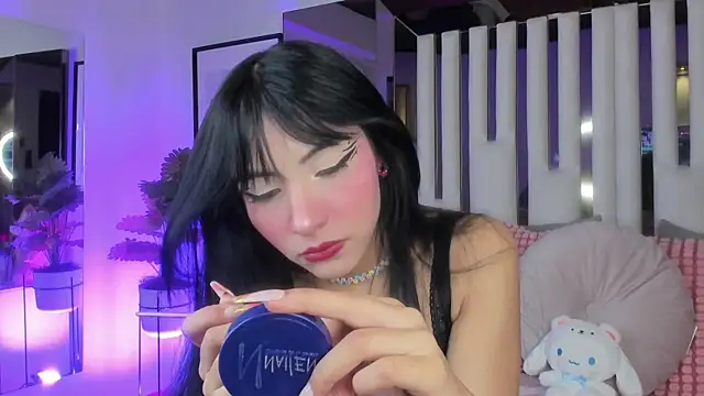 Snapshot of Kitty_Eliffe chatting on October 4, 2025, 9:49 pm Kitty Eliffe online show from October 4, 2025, 9:49 pm