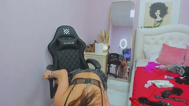 EricaAndPenelopa online show from October 19, 2025, 3:09 am