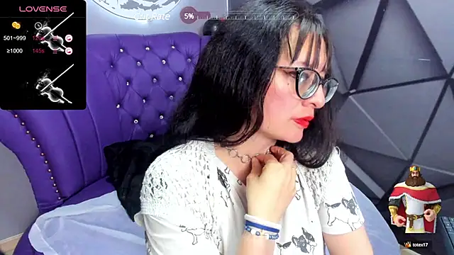 Caliia Oith  online show from March 8, 2025, 3:35 pm