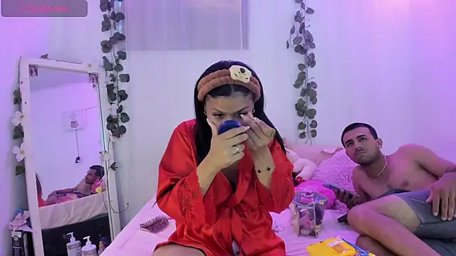 catalina and roger online show from November 24, 2025, 8:53 pm