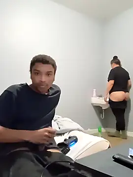 Snapshot of Cubanbbc4u chatting on December 28, 2024, 5:02 am Cubanbbc4u online show from December 28, 2024, 5:02 am