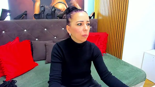 LauraSin online show from March 28, 2026, 4:46 am