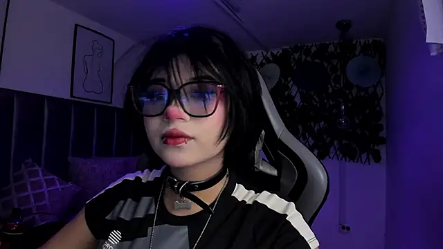 Kitty Gang online show from June 17, 2026, 1:27 am