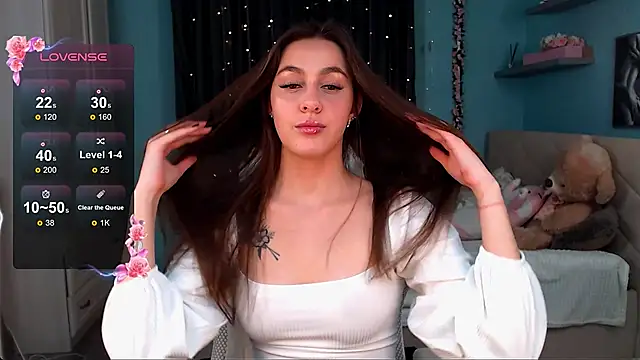 Doll Jasmine  online show from October 28, 2025, 9:14 pm