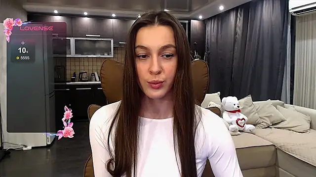 Doll Jasmine  online show from March 31, 2026, 8:33 pm