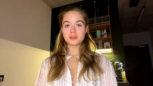 Celeste Glow online show from December 19, 2024, 11:14 pm