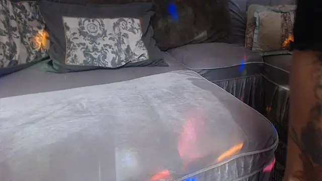 Snapshot of mysterymel chatting on May 22, 2026, 7:06 am mysterymel online show from May 22, 2026, 7:06 am