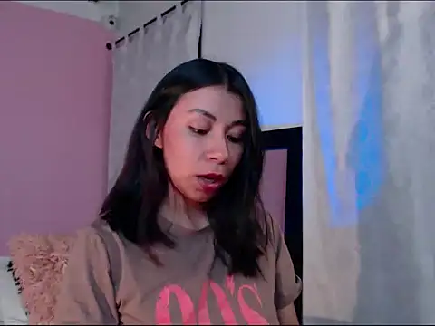 selene gils online show from October 21, 2025, 3:39 am