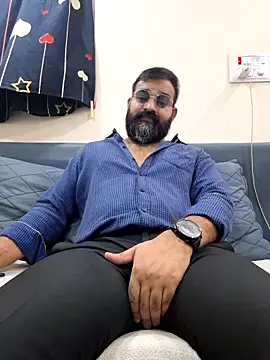 Fun Guuy online show from April 3, 2026, 2:51 am