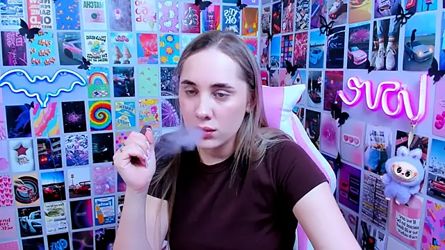 MiaMilas online show from March 20, 2026, 3:57 pm