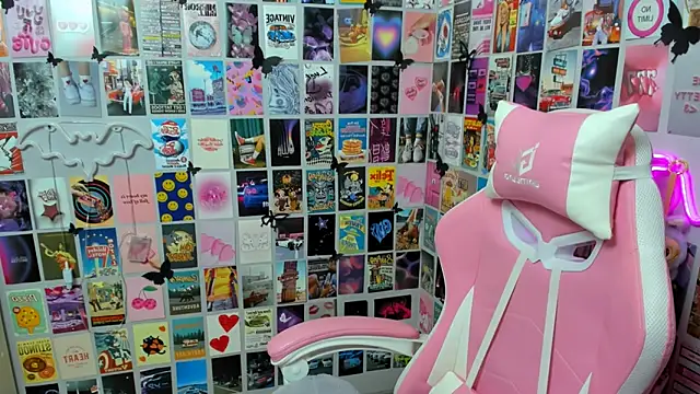 MiaMilas online show from October 18, 2025, 4:20 pm