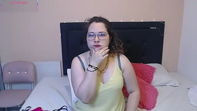 May Carlier online show from March 19, 2025, 4:03 am