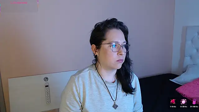 May Carlier online show from February 3, 2026, 10:04 pm