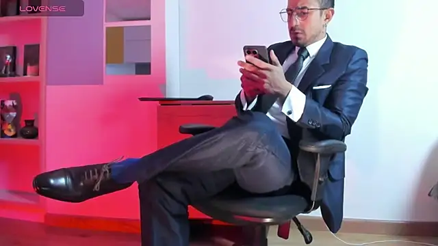 pablo-rincon95 online show from September 18, 2025, 1:14 pm