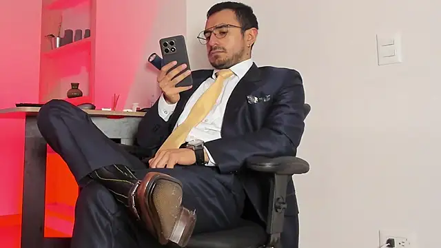 pablo-rincon95 online show from February 24, 2025, 12:16 pm