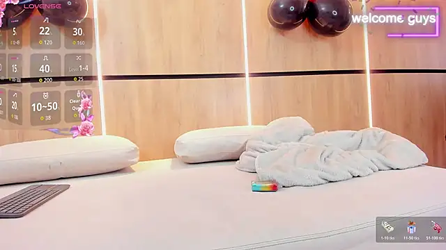 adela chase online show from November 1, 2025, 3:02 am