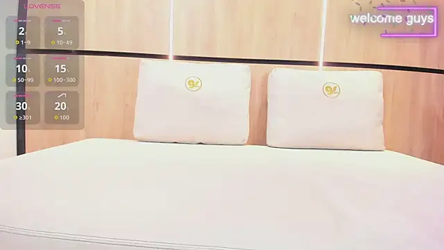 adela chase online show from October 9, 2025, 2:56 am