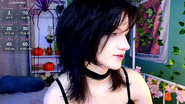 dark vamp  online show from October 29, 2025, 1:54 pm