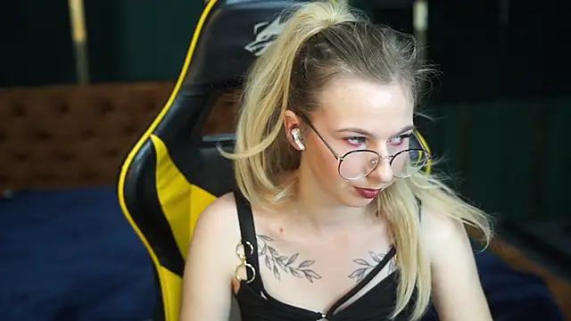 Inessa Song online show from January 26, 2025, 3:25 pm