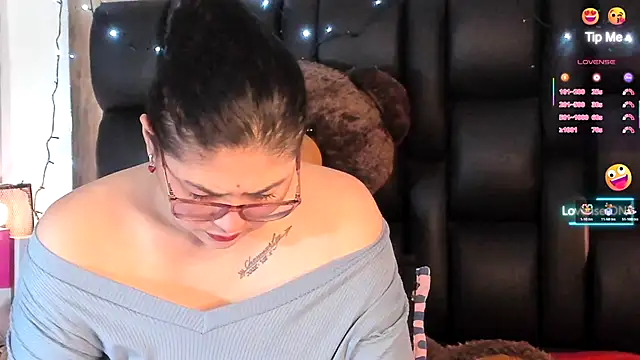 meikochoe online show from November 24, 2025, 8:09 pm