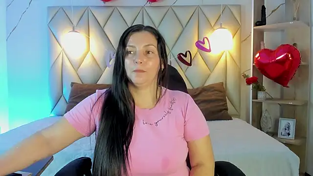 Snapshot of angelswets chatting on February 17, 2026, 1:41 pm angelswets online show from February 17, 2026, 1:41 pm