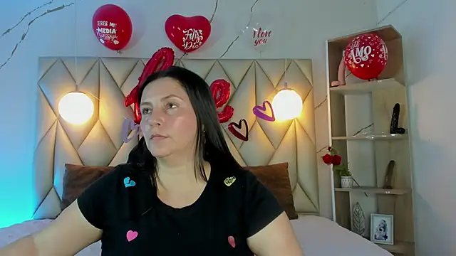 Snapshot of angelswets chatting on February 14, 2026, 1:55 pm angelswets online show from February 14, 2026, 1:55 pm