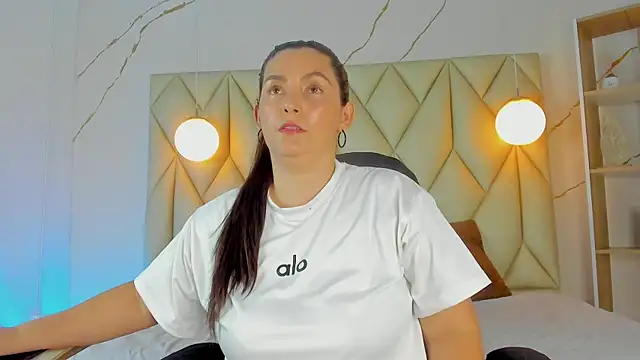 angelswets online show from November 11, 2025, 2:45 pm