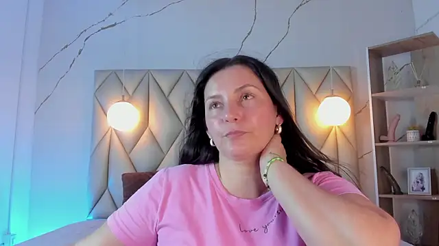 Snapshot of angelswets chatting on February 5, 2026, 4:14 pm angelswets online show from February 5, 2026, 4:14 pm