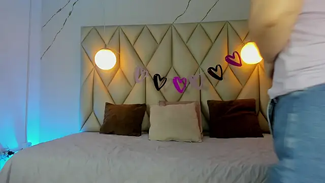 angelswets online show from March 5, 2026, 2:24 pm