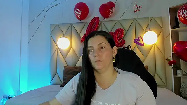 Snapshot of angelswets chatting on February 15, 2026, 1:21 pm angelswets online show from February 15, 2026, 1:21 pm