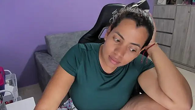 boomsar01 online show from February 5, 2026, 2:07 am