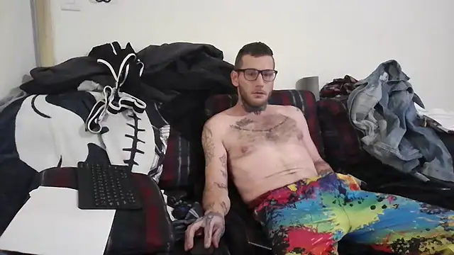 AlvinFoxx online show from November 4, 2025, 8:07 am