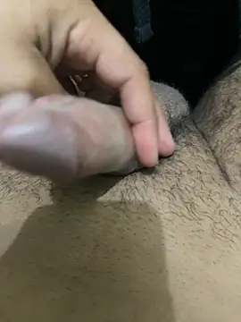 Pussylover 32 online show from April 18, 2026, 4:37 am