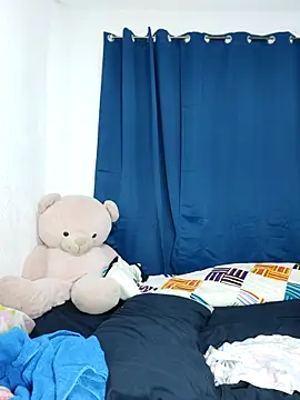 Snapshot of azulzulix chatting on February 23, 2026, 12:34 am azulzulix online show from February 23, 2026, 12:34 am